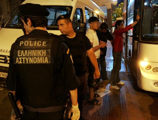 Γιάννενα: Εγκλωβίστηκαν μετανάστες στα υπό κατάληψη κτήρια που σφράγισε η αστυνομία - Media
