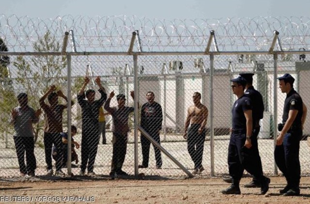 Συνεχίζεται η απεργία πείνας των μεταναστών στα στρατόπεδα συγκέντρωσης - Media