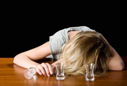 Τέσσερις τρόποι για να ξεπεράσετε το hangover συν ένας απόλυτα αποτελεσματικός! - Media