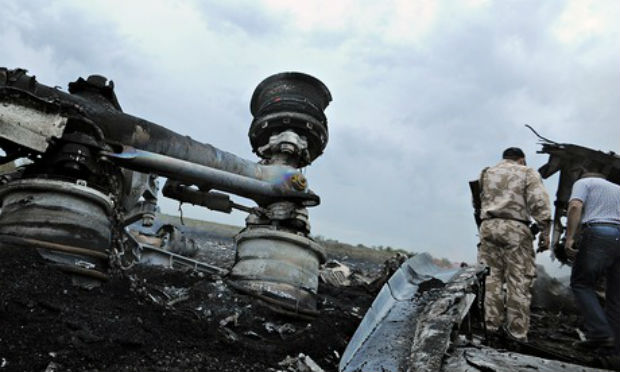 Oυκρανικές δυνάμεις βομβαρδίζουν το σημείο συντριβής της πτήσης MH17, λέει ο Πούτιν - Media