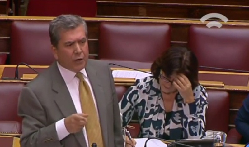 Έπεσαν τα φώτα στη Βουλή - Συνέχισε την ομιλία του ο Μητρόπουλος (Video) - Media