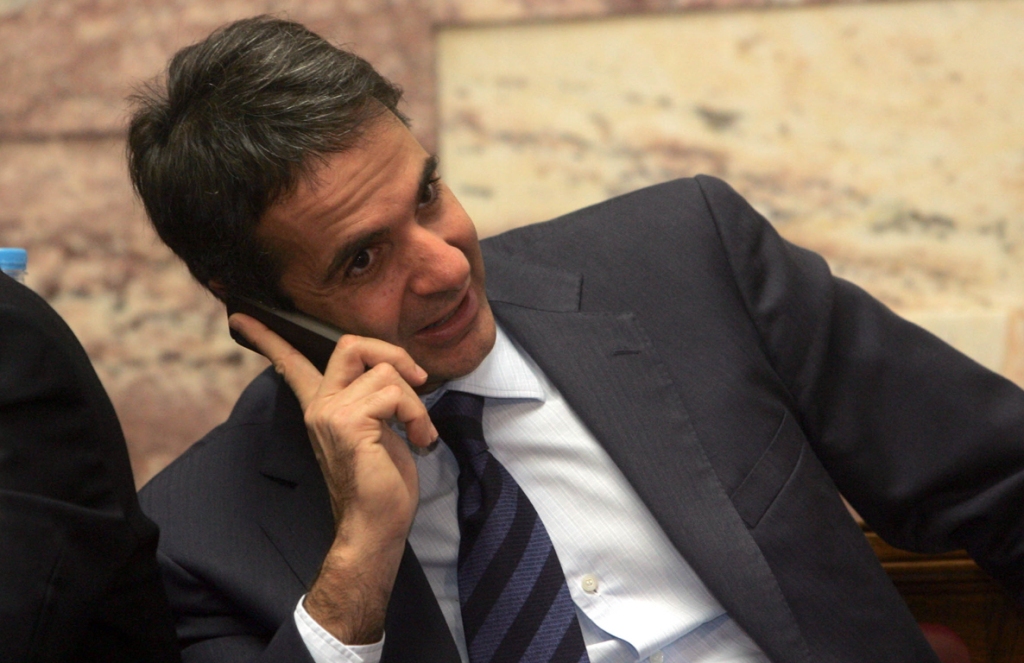 «Αποκεφαλίζει» άλλες 15.000 ο Κυριάκος Μητσοτάκης - Media
