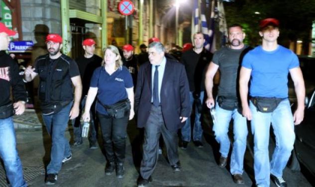 Der Spiegel:Η κρίση ενδυναμώνει τους νεοναζί στην Ελλάδα - Media