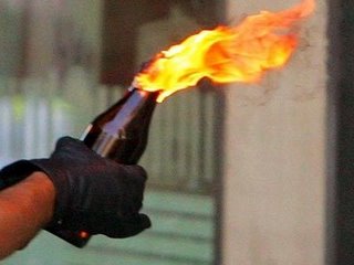 Πέταξαν μολότοφ σε σύνδεσμο του Παναθηναϊκού - Media