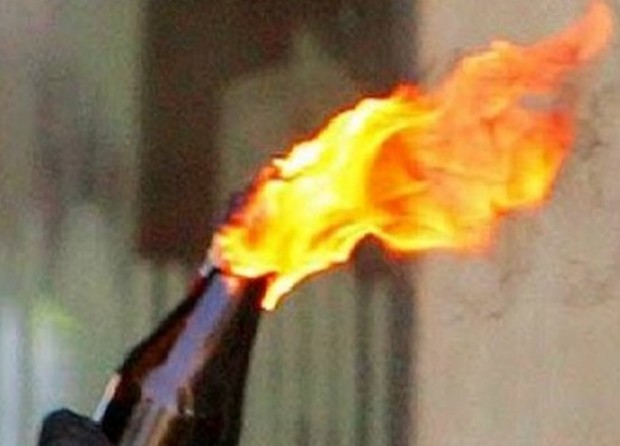 «Πινγκ πονγκ» επιθέσεων με μολότοφ μεταξύ οπαδών των «αιωνίων» - Media