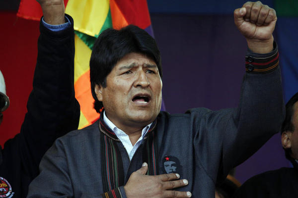 Σαρωτική νίκη Μοράλες στη Βολιβία - Media