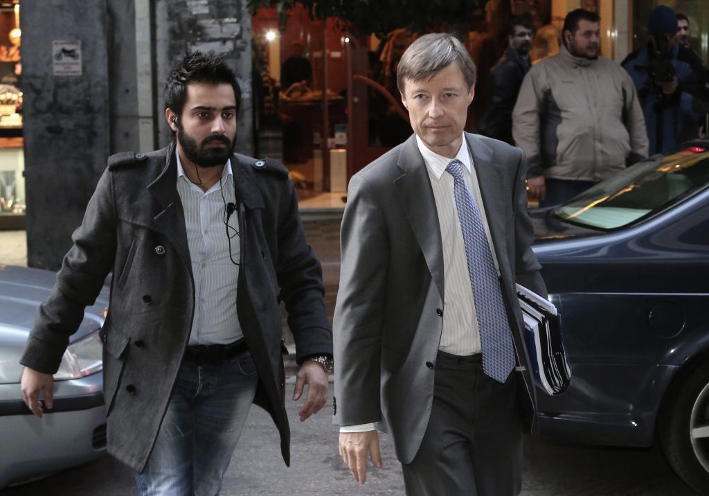 Διακόπηκε η συνάντηση τρόικας-Χατζηδάκη - Media