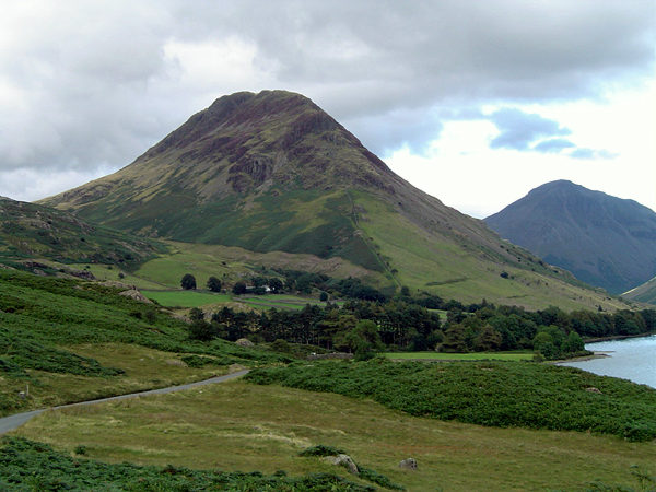 Πωλείται βουνό σε. . . τιμή ευκαιρίας! - Media
