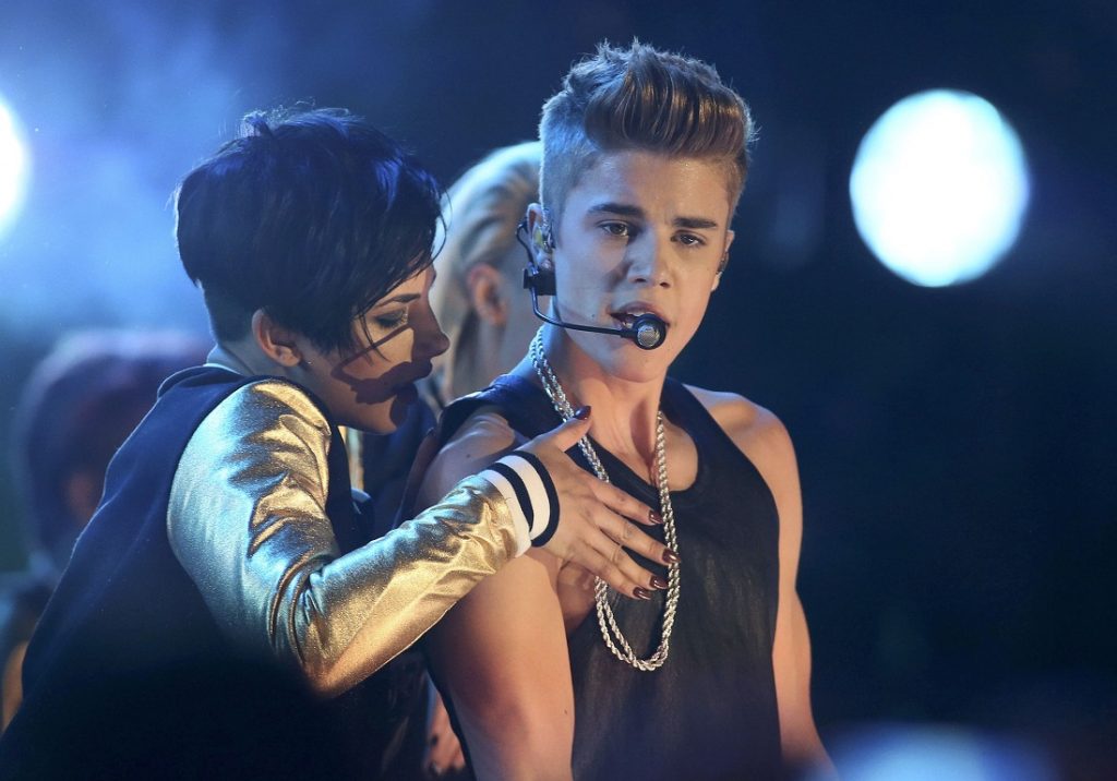 Γιατί ο Μπίμπερ ακυρώνει 14 συναυλίες;- Επικαλείται "απρόβλεπτες" συνθήκες - Media