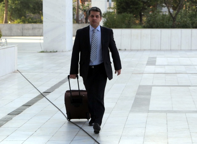 Διαγραφή Μπούκουρα από την ΚΟ της Χρυσής Αυγής (Video) - Media