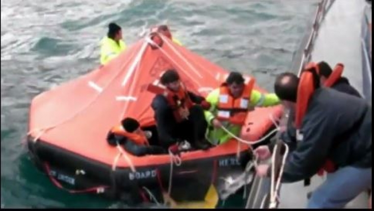 Βίντεο από διάσωση πληρώματος Τουρκικού πλοίου στη Μύκονο - Media