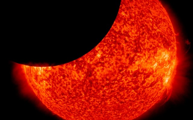Η NASA κατέγραψε την μεγαλύτερη έκλειψη ηλίου (Video) - Media
