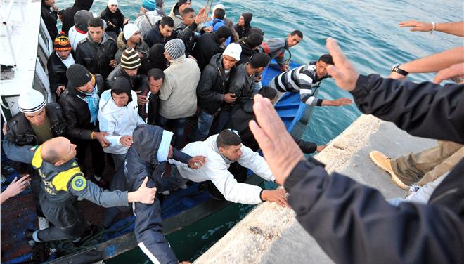 Νέο ναυάγιο με μετανάστες νότια της Λαμπεντούζα - Media