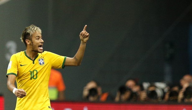 Εμπλέκουν τον πατέρα του Νεϊμάρ σε κύκλωμα «μαύρης αγοράς» εισιτηρίων
 - Media