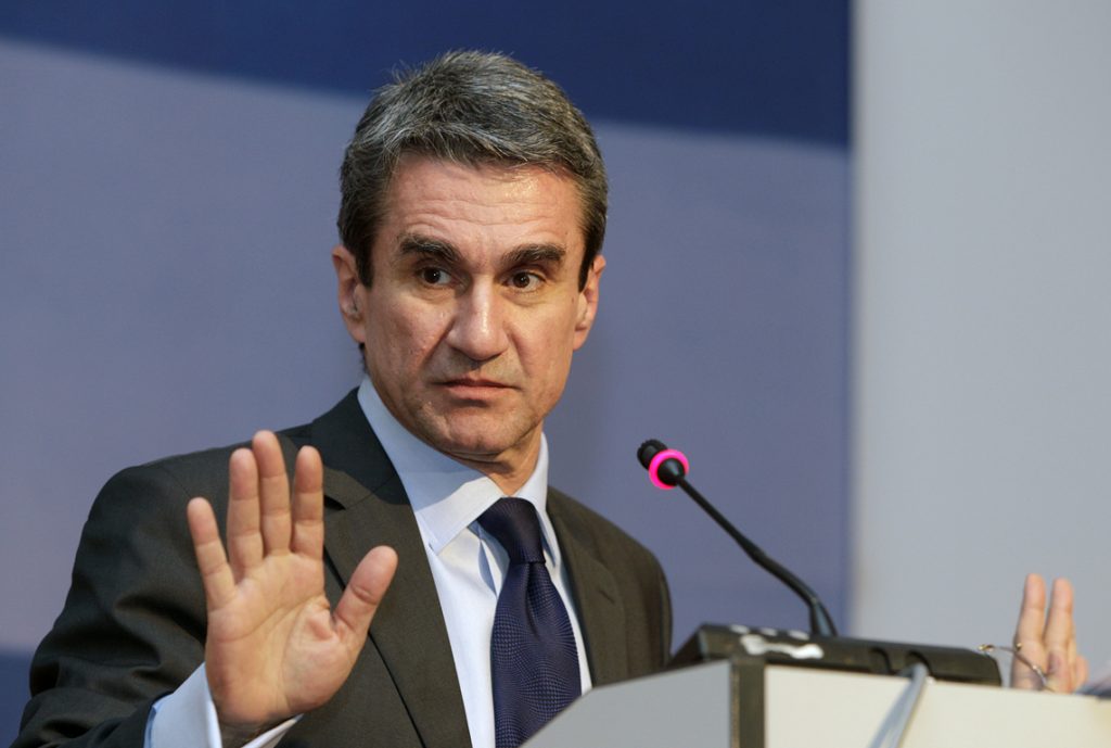 Με ελλείψεις ξεκινά η σχολική χρονιά - Media