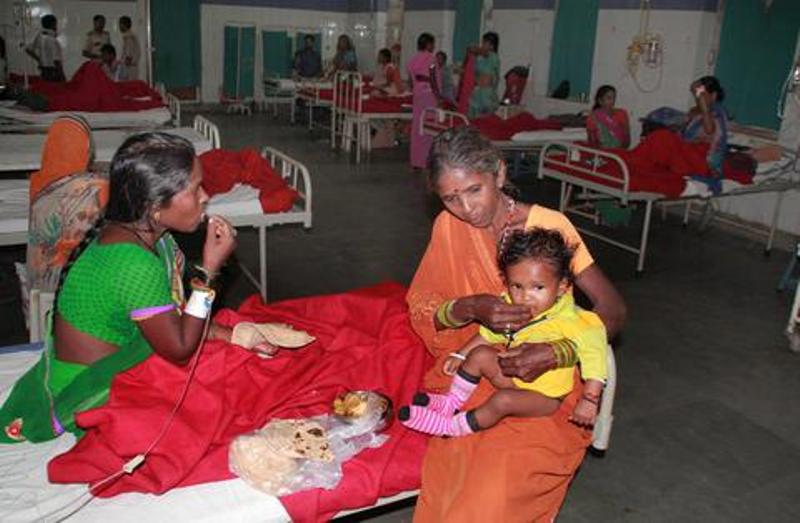 Ινδία: 13 γυναίκες πέθαναν μετά από στείρωση με μολυσμένα εργαλεία - Media