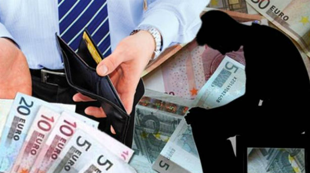Απειλούν τους μικροοφειλέτες του Δημοσίου με κατασχέσεις - Media