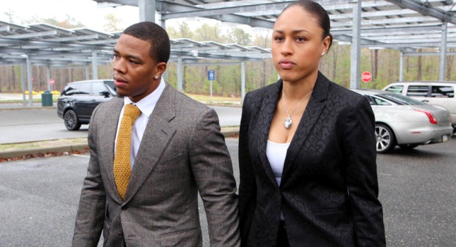 Παίκτης του NFL ξυλοκόπησε και άφησε αναίσθητη τη γυναίκα του! (Video) - Media