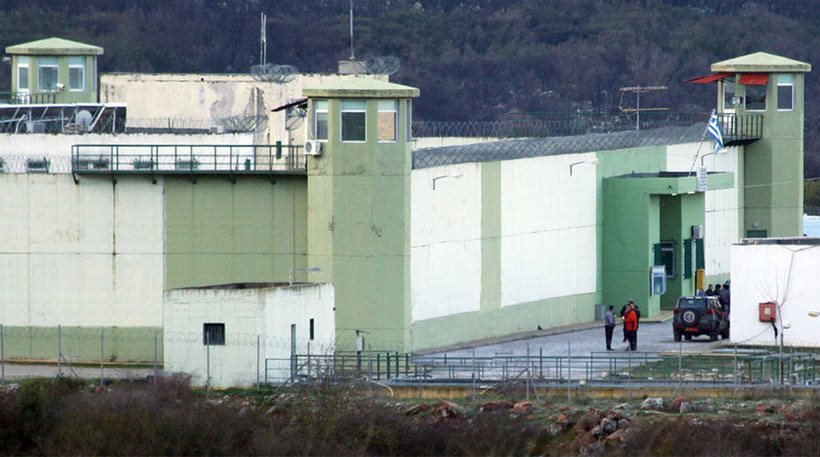 Ελεύθεροι 4 σωφρονιστικοί υπάλληλοι των φυλακών Νιγρίτας - Media