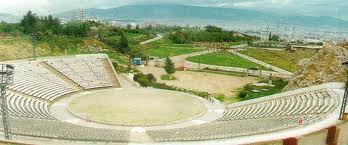 Έβαλε το σκύλο του να δαγκώσει τη σύντροφό του, την μαχαίρωσε και την λήστεψε (Video) - Media