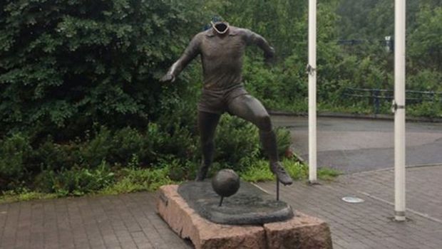 Αποκεφάλισαν άγαλμα ποδοσφαιριστή στη Νορβηγία - Media