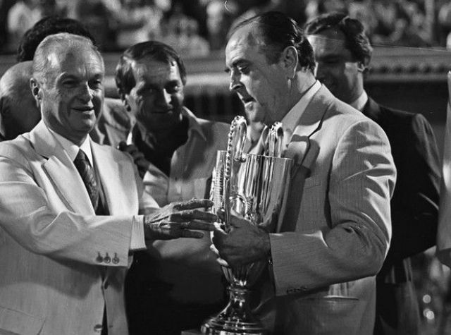 Πέθανε ο Σταύρος Νταϊφάς - Media