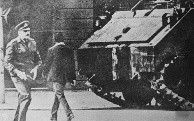 Ο Κασιδιάρης ζητά την αποφυλάκιση του χουντικού Ντερτιλή - Media