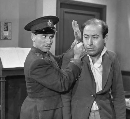 Ο Δένδιας και «Ο Ηλίας του 16ου» - Media