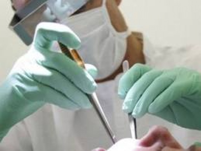 14χρονη πήγε σε οδοντιατρείο γειτονικού κράτους και κατέληξε… στην Εντατική - Media