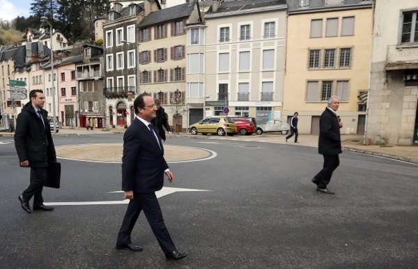 Η κάλπη φέρνει ανασχηματισμό για Ολάντ - Media