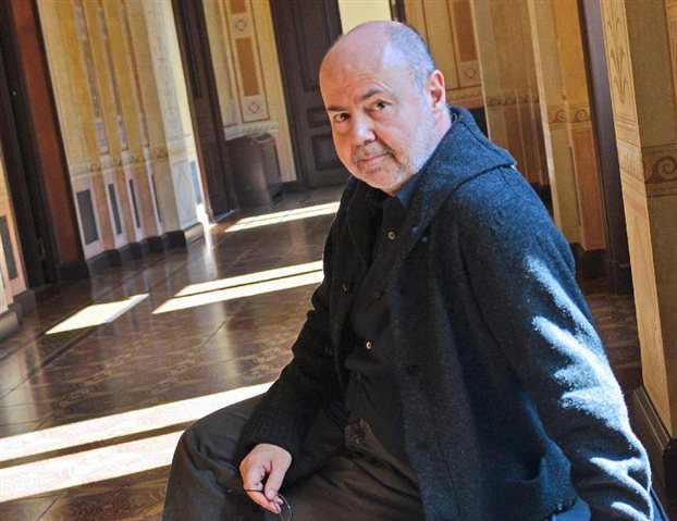 Ο Χουβαρδάς φεύγει, ποιος έρχεται; - Media