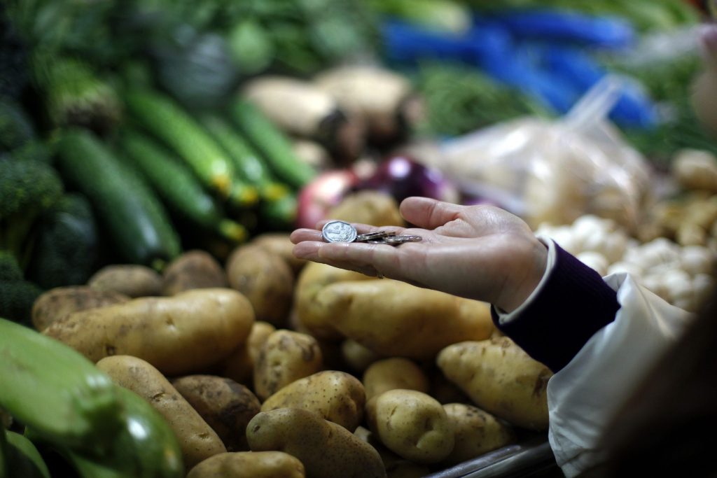 Αρνητικός ο πληθωρισμός τον Μάρτιο - Media