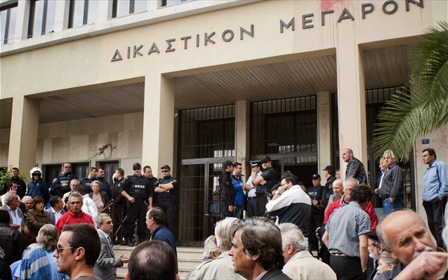 Ελεύθερος ο παιδίατρος που κατηγορείται για παιδική πορνογραφία - Media