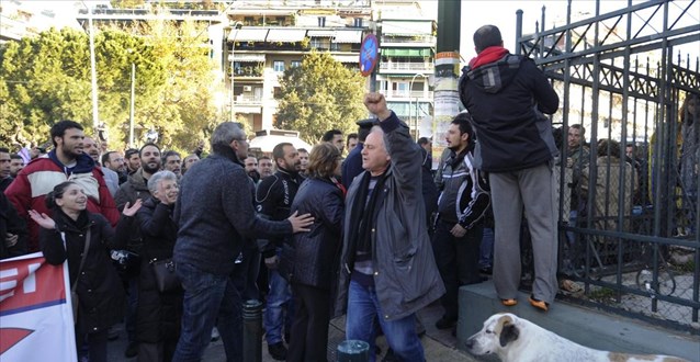 Αναβολή για τον Ιούνιο πήραν οι 35 συνδικαλιστές του ΠΑΜΕ - Media