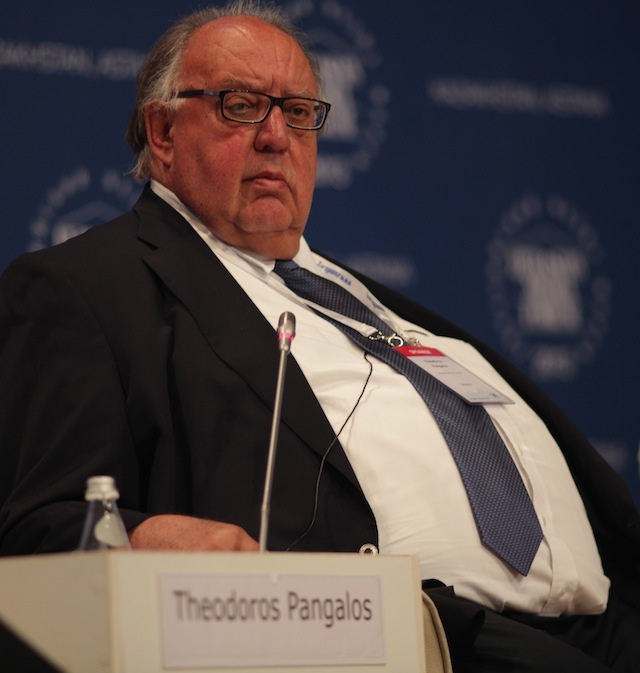 Αιχμές Πάγκαλου σε Τσίπρα για τον...Πανελευσινιακό  - Media