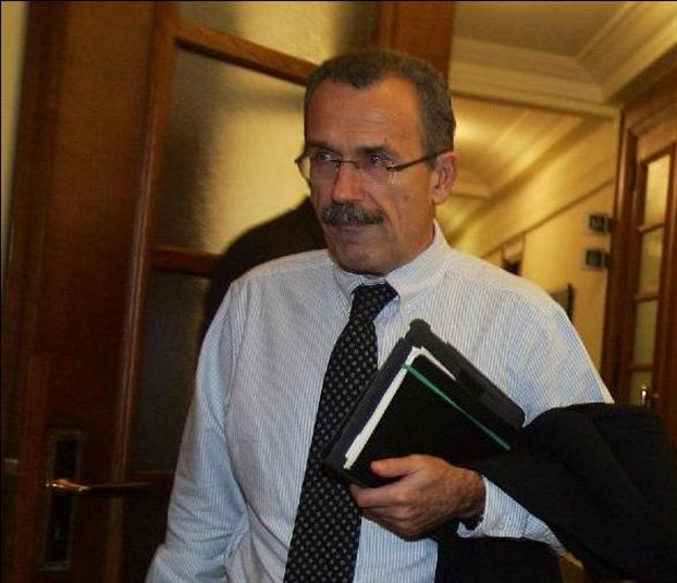 Στο διαδίκτυο με προσλήψεις η ΔΤ και εισαγγελέας στο ραδιομέγαρο, δηλώνει ο Καψής - Media