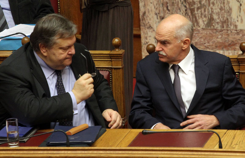 Στην προανακριτική Παπανδρέου- Βενιζέλος - Media