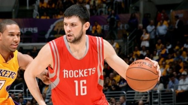 Ιδανικό ντεμπούτο του Κώστα Παπανικολάου στο ΝΒΑ – Δείτε το πρώτο του καλάθι (Video) - Media