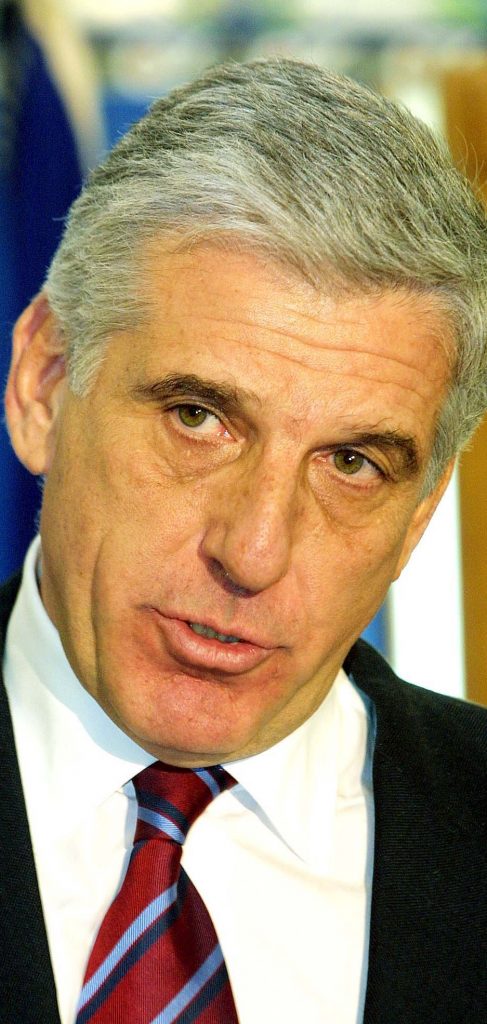 Ποινικές διώξεις για Δούκα, Παπαντωνίου, Βουλγαράκη
 - Media