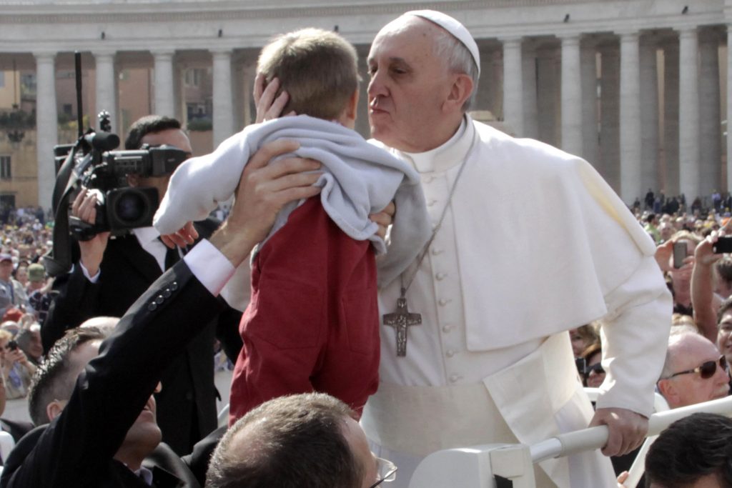 «Να είστε μητέρες, όχι γεροντοκόρες», είπε ο Πάπας στις καλόγριες - Media