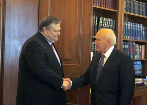 Στον Πρόεδρο της Δημοκρατίας το μεσημέρι ο Βενιζέλος - Media