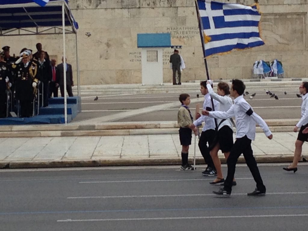 Οι παραστάτες με τα μαύρα περιβραχιόνια (Video + Photos) - Media