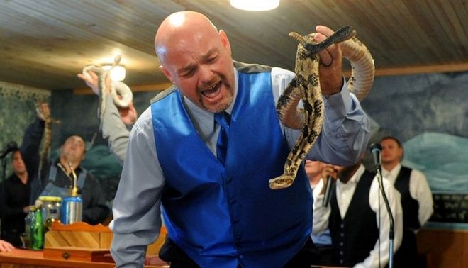 Ο γητευτής των φιδιών πέθανε από… δάγκωμα (Video) - Media