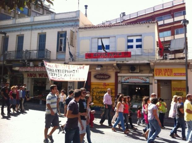 Πάτρα: Συνέλαβαν Ιταλό που σημάδευε διαδηλωτές με όπλο! (Video) - Media