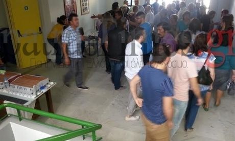 Ξύλο στο εκλογικό κέντρο της Κάτω Αχαϊας - Media