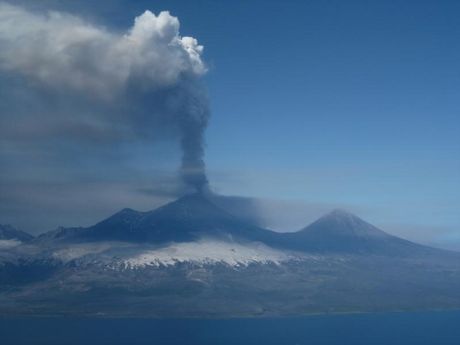 Ματαίωση πτήσεων λόγω του ηφαιστείου Παβλόφ - Media