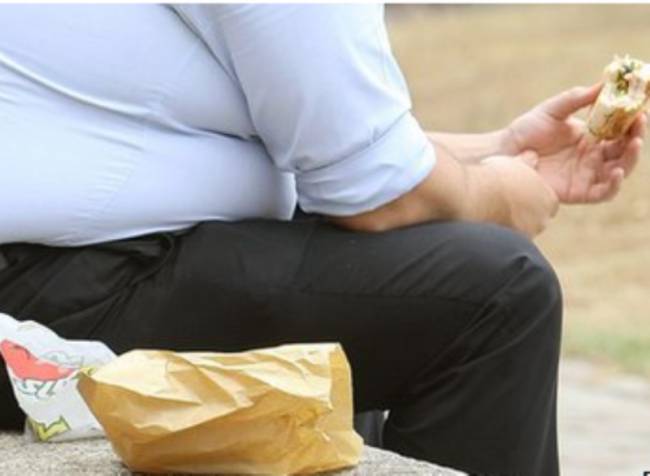 Η φτώχεια παχαίνει τους Έλληνες - Media