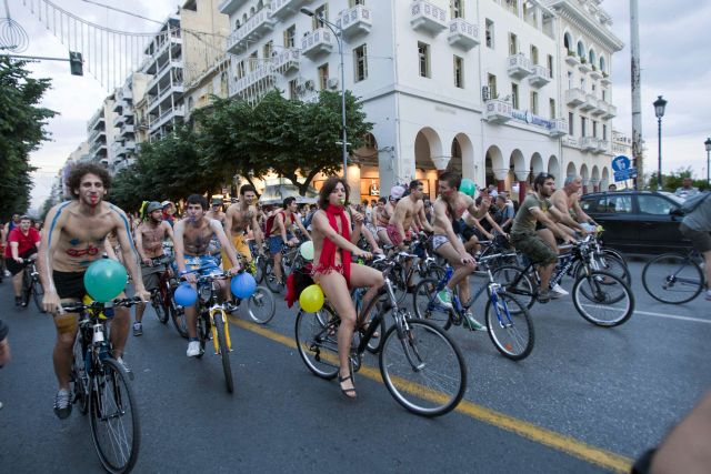 Το facebook μπλοκάρει τη γυμνή ποδηλατοδρομία - Media