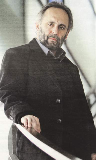 Σωτήρης Χατζάκης: Είμαι γιος του Κούρκουλου - Media