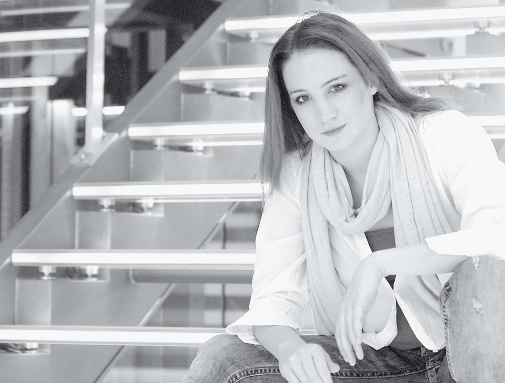Στεφανία Γουλιώτη: «Κάποτε ζήτησα να δουλέψω στα μπουζούκια» - Media